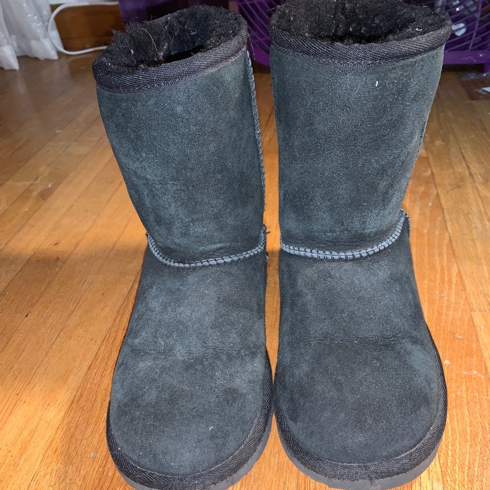 All black Uggs